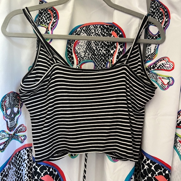 Black And White Large L Striped Ribbed Spaghetti Strap Crop Top Shirt Tank - Picture 3 of 4
